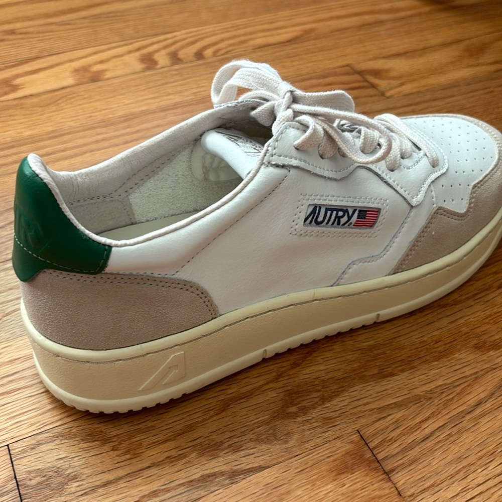 Autry leather and suede low medalist sneakers - never worn and in box. Size 42.